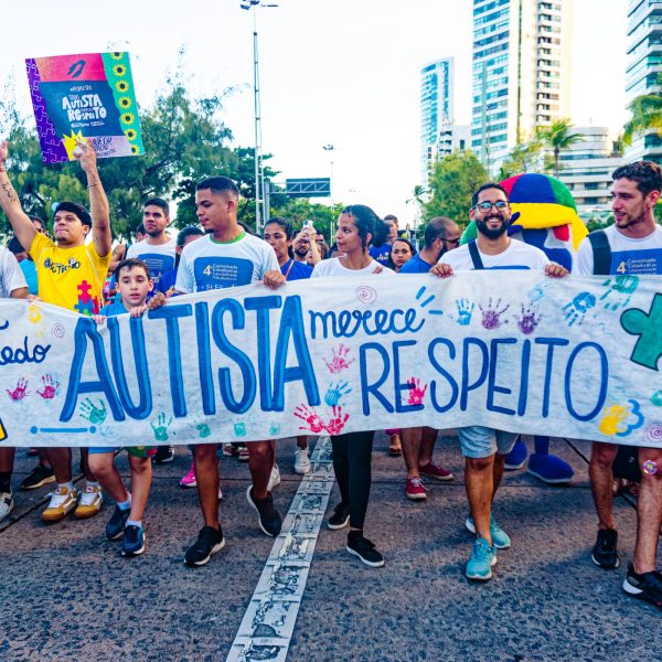 Milhares de pessoas lutando pelo autismo!: Instituto do autismo participa da 4ª Caminhada Estadual de Conscientização do Autismo em Pernambuco