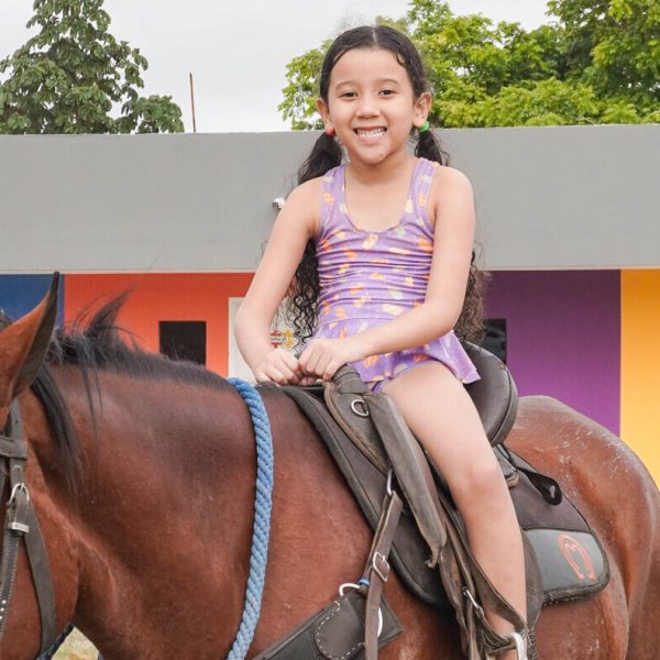 Equoterapia na Colônia de Férias