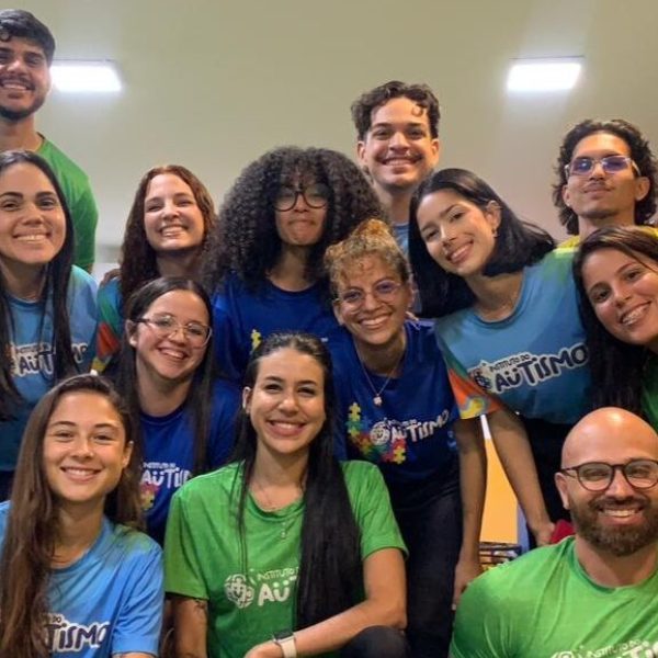 Equipe em Ação com Conhecimento e Conexão!